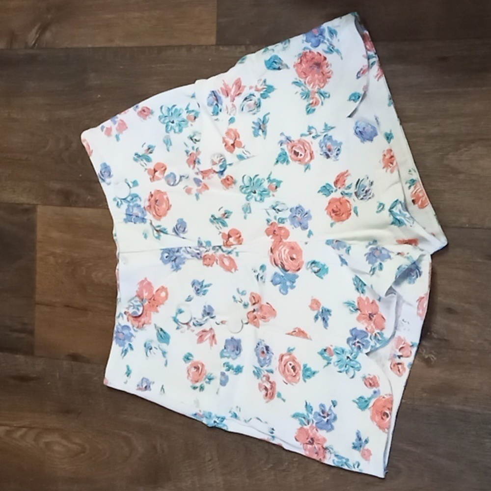 Beach bash high rise floral shorts